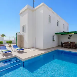 Togio By Villa Puerto del Carmen (Lanzarote)